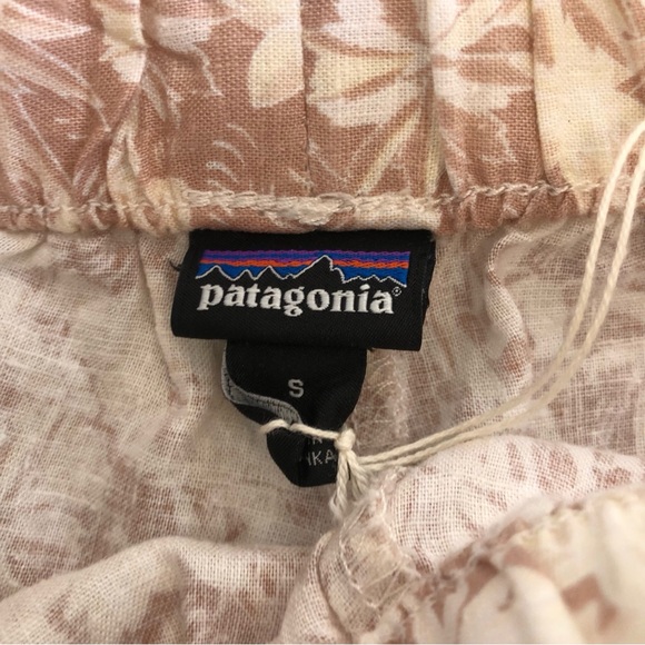 Patagonia Women's Garden Island 3.5" Shorts 58176-SP22 Multi Size - Picture 3 of 12